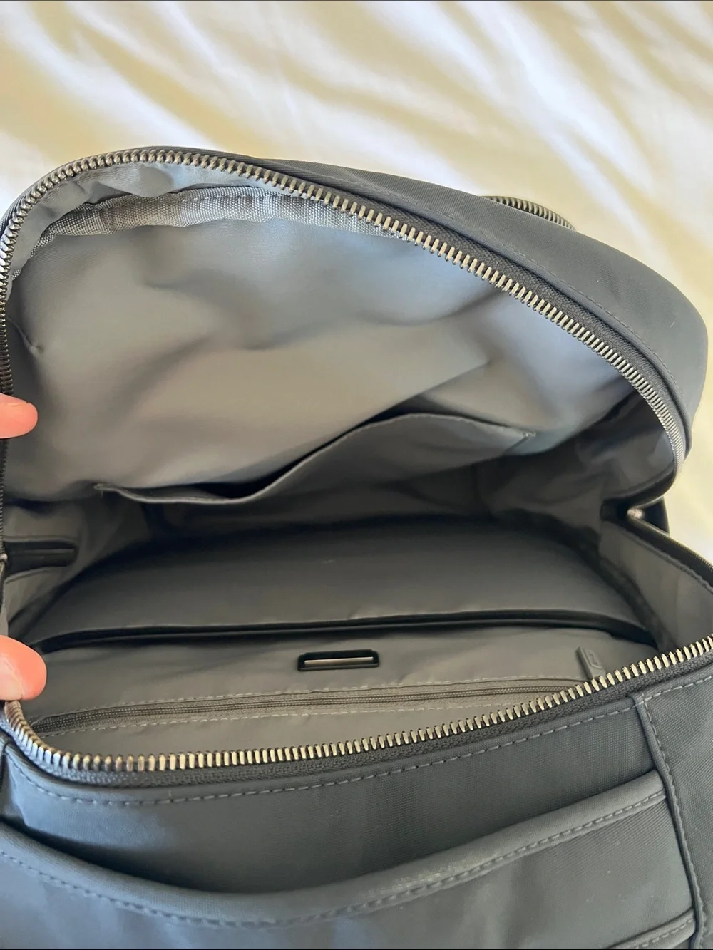 Away The Commuter Backpack - Navy